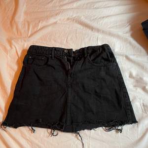Jättesöt kjol från Zara som aldrig är använd! Kan mötas upp i Malmö och staffanstorp 