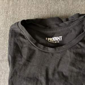 Snygg svart basic T-shirt från produkt organic 