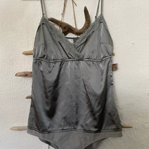 Body - Fin body från ginatricot. Använd en handfull gånger till fest. 