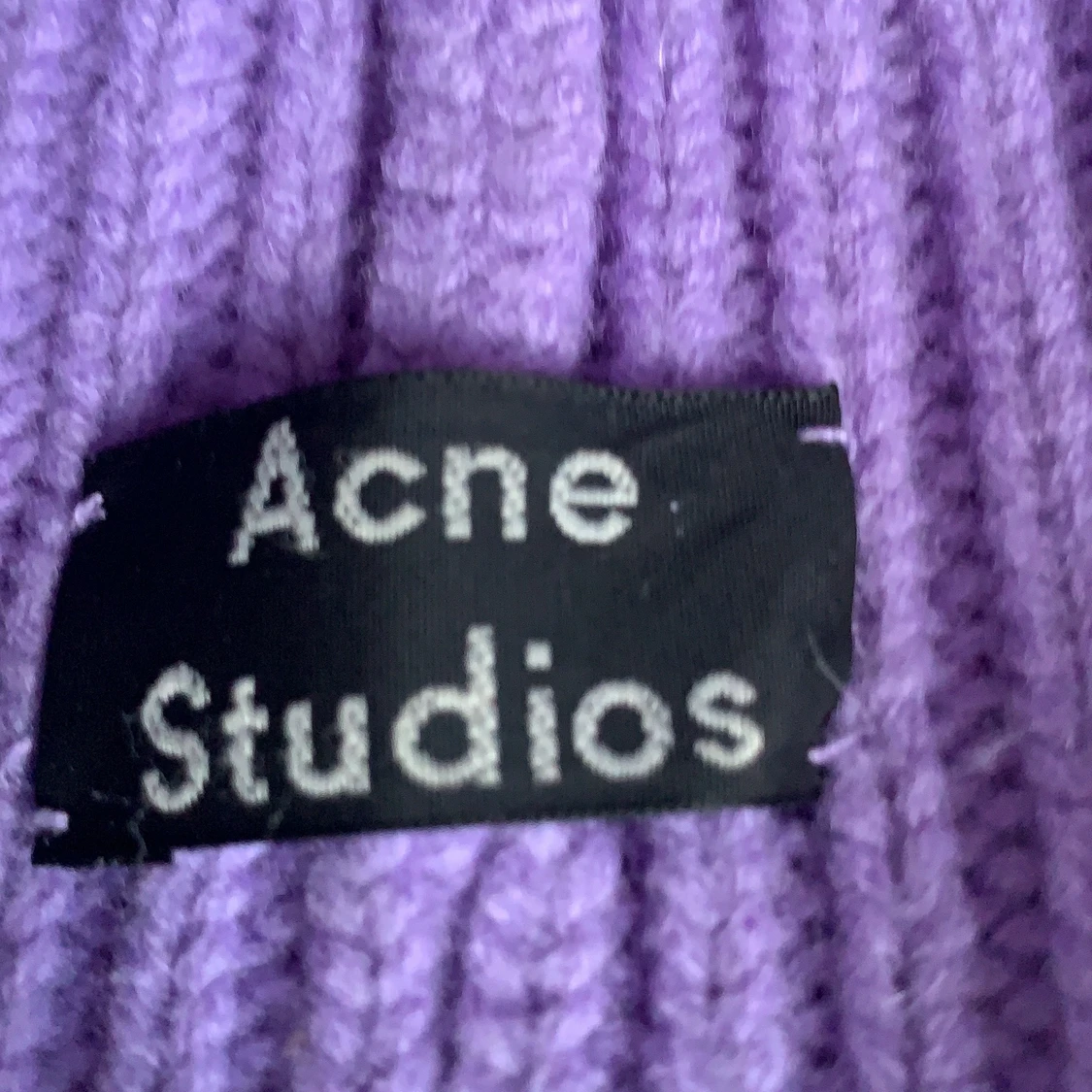 Acne mössa - 90