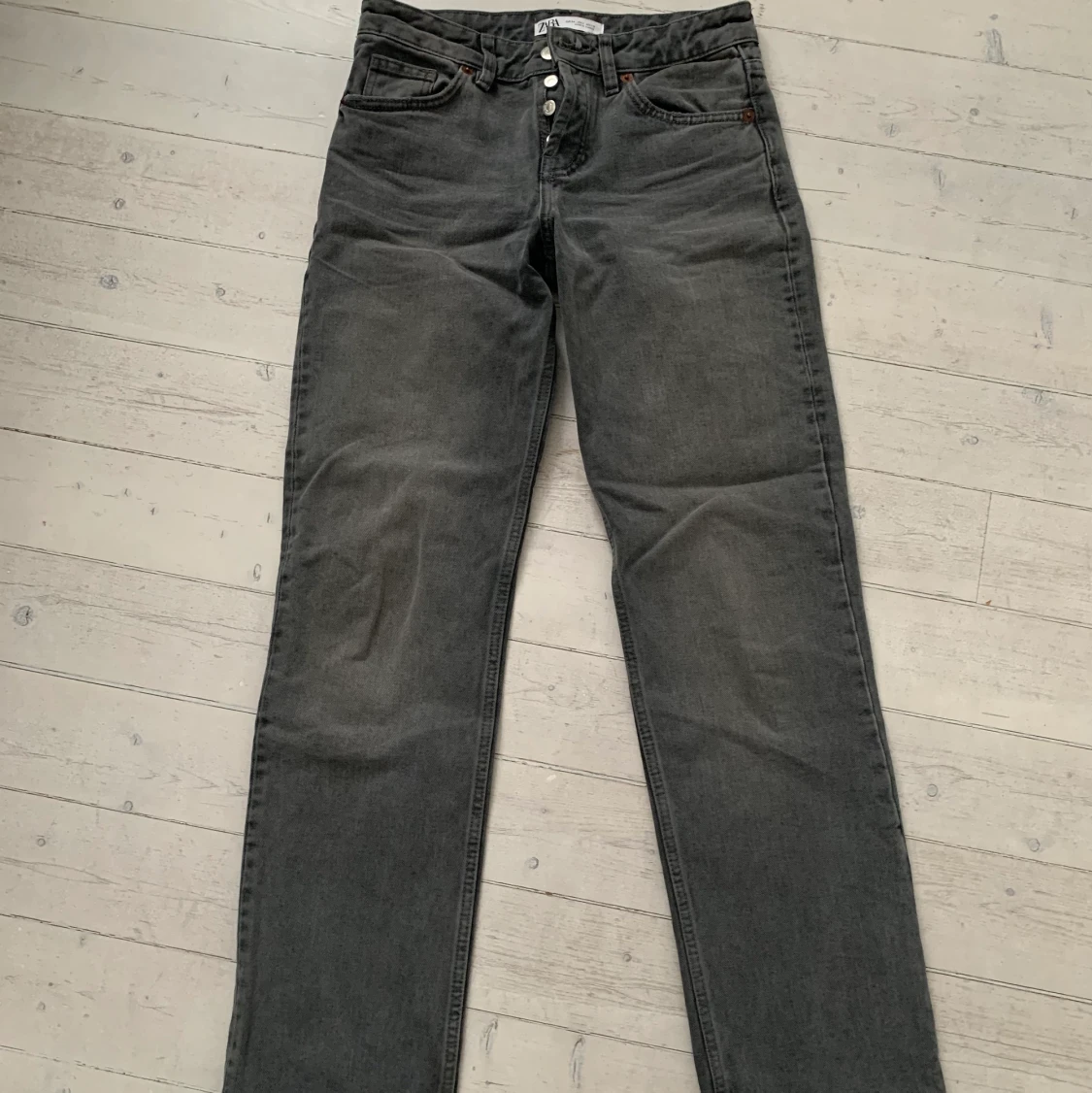 Jeans Zara gråa Full Length Straight