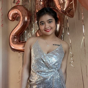 Festklänning  - Ej använt, bara testat