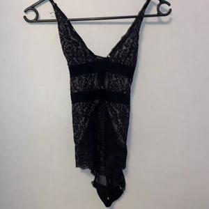 Body strl S - Body strl S från HM aldrig använd köpare betalar för ev frakt