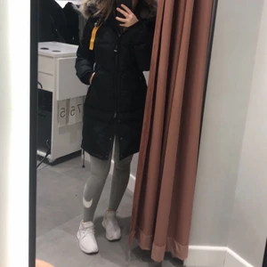 Parajumper, Storlek S - Säljer min parajumper long bear. Jackan är i gott skick. Pris kan diskuteras.