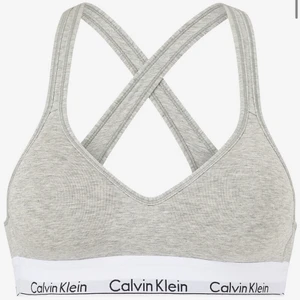 calvin klein topp - köptes för 399 ord pris 499 på jeans bolaget (var rea) helt ny och inte använd, kvitto kvar! 