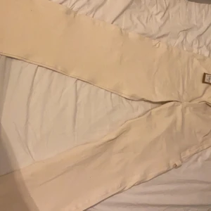 Stan Ray Canvas/jeans  - jätte snygga byxor från junkyard!! ett par vida och baggy byxor. Med en beige vit färg. Pris lapp sitter kvar!