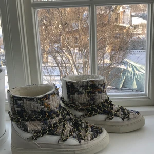 Inuikii skor  - Sjukt snygga och speciella skor från Inuikii. Strl 38. Ovanliga och sjukt coola. Jättebra skick!! 1200kr. 