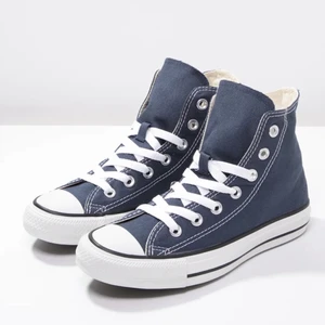 Converse - Säljer dessa converse som jag köpte på zalando nyligen!!!