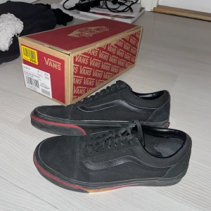 Vans sneakers - Vans sneakers i nyskick, endast använt ett fåtal gånger! Storlek 41. 