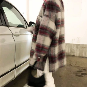 IRO Paris jacka  - Hejsan! Jag tänkte göra en intressekoll på denna slutsålda jacka från IRO Paris! Den är i fint skick och väldigt unik. Den är i storlek 32 men modellennär oversized och jag brukar annars ha s/m. Nypriset ligger på runt 5000kr❣️❣️. Buda i kommentarerna eller privat! 