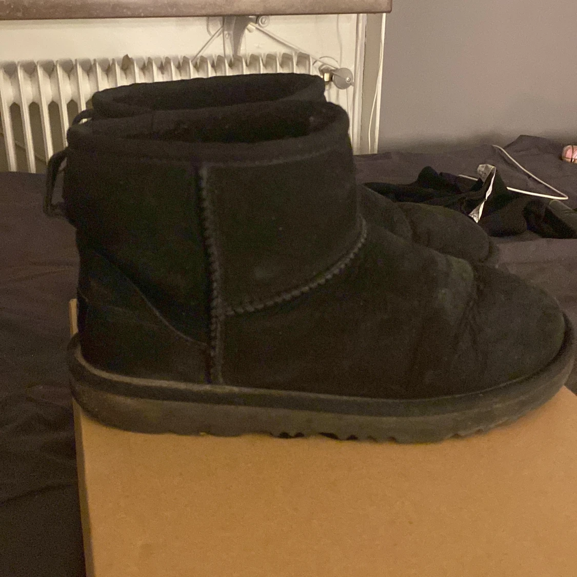 Svarta uggs  - 91