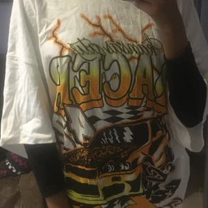 Tshirt  - Jätte fin t-shirt Finns i Malmö 