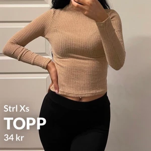 Topp 30kr - En helt oanvänd topp från shein i strl xs. Den är lite för tight på mig🦋