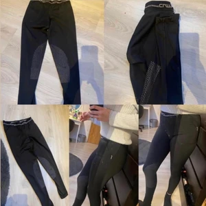 Ridbyxor till ryttare 🏇🏻 - Bild 1: Svarta crw ridbyxor storlek xs 450kr - Bild 2:  Gråa crw ridbyxor storlek 38 500kr - Bild 3: gråa ridbyxor storlek 176 500kr  - super sköna ridbyxor. Använd ett par få gånger. Kontakta mig via Plick eller skicka mig ett sms 0793134753