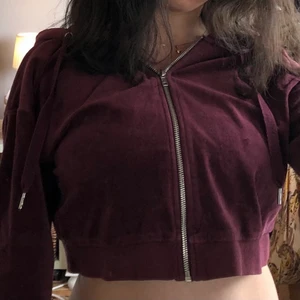 HM croppad hoodie storlek s - Croppad hoodie från HM