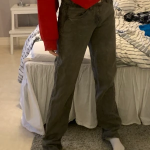 Zara jeans - Helt nya färg grå,svart,brun typ❤️ frakt 79kr 