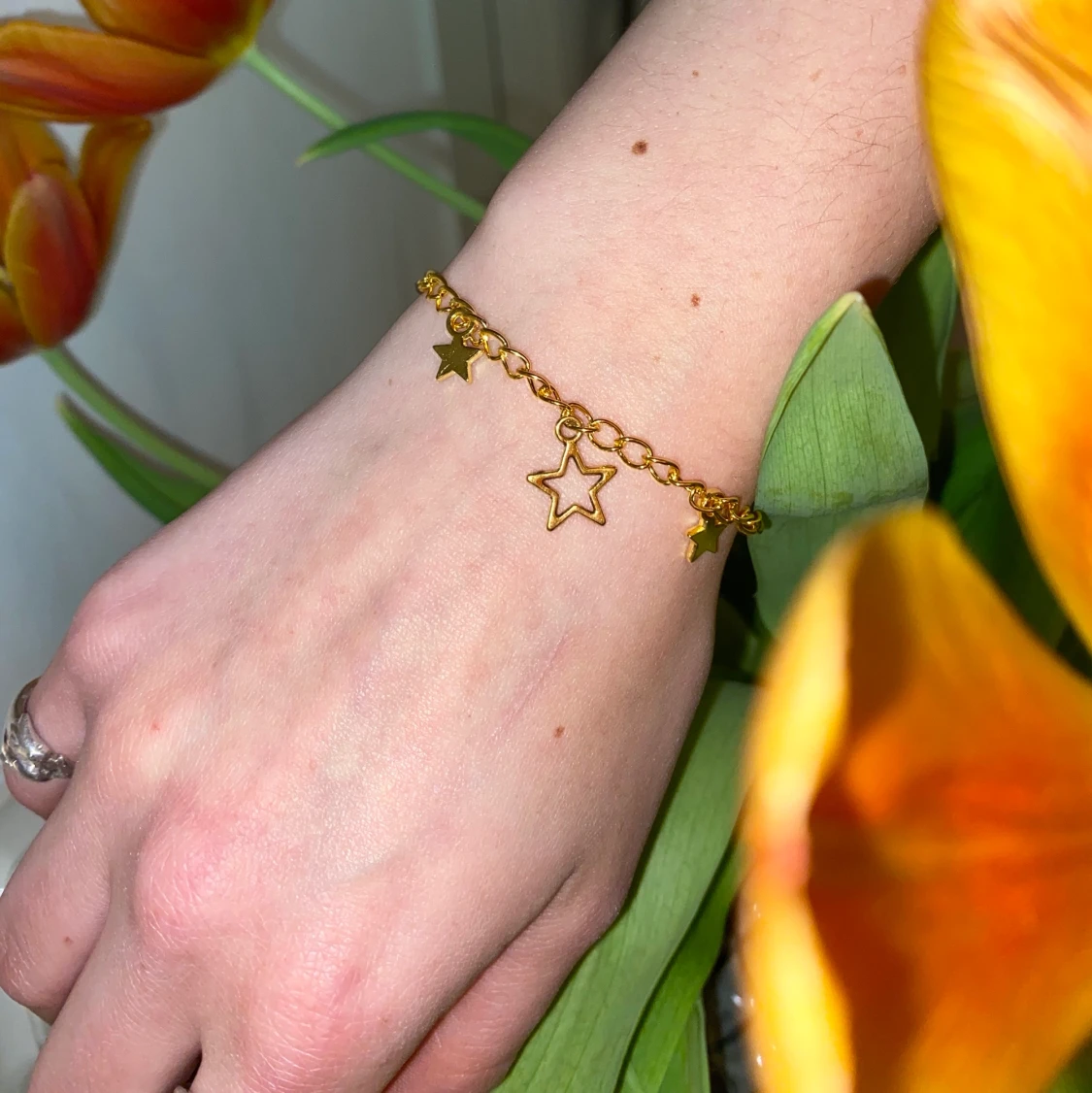 Guldiga armband  - 90