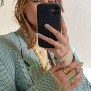 Massa smycken - Varje sak för 10kr eller allt för 30kr (frakt inkluderat) STORA RINGEN SÅLD