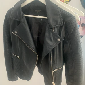 ”Skinn” jacka  - Från lager 157. Frakt tillkommer (79kr)