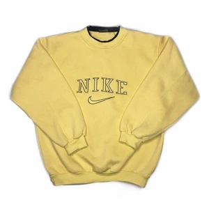 Nike vintage sweatshirt  - LAGT UPP EN NU ANNONS OM TRÖJAN IN Å KOLLA MIN PROFIL❤️
