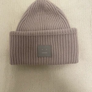 Acne mössa - Creamy light blue acne beanie. Only worn twice!
