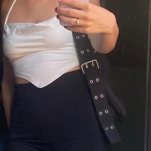 Weekday - Svart väska