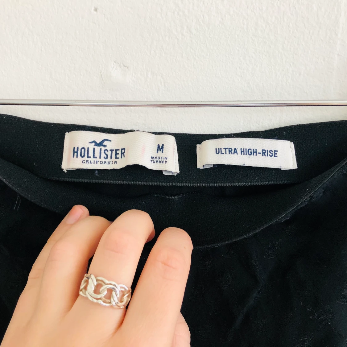 Minikjol från Hollister. Svart. - 91