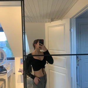 Topp från Zara - Jättefin topp från zara ❤️ säljer pga använder ej. Frakt ingår ej. 