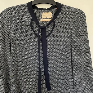 Jätte fin blus  - Aldrig använd enbart testat. Original pris 400kr 