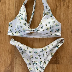 Bikini SHEIN  - Superfin blommig bikini från SHEIN 