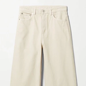 Weekday Ace Wide Jeans - Så fina jeans från weekday, modell ace. Nypris är 500kr men jag säljer de för endast 250 💋 (exl frakt) de är helt nya med förpackningen kvar❤️