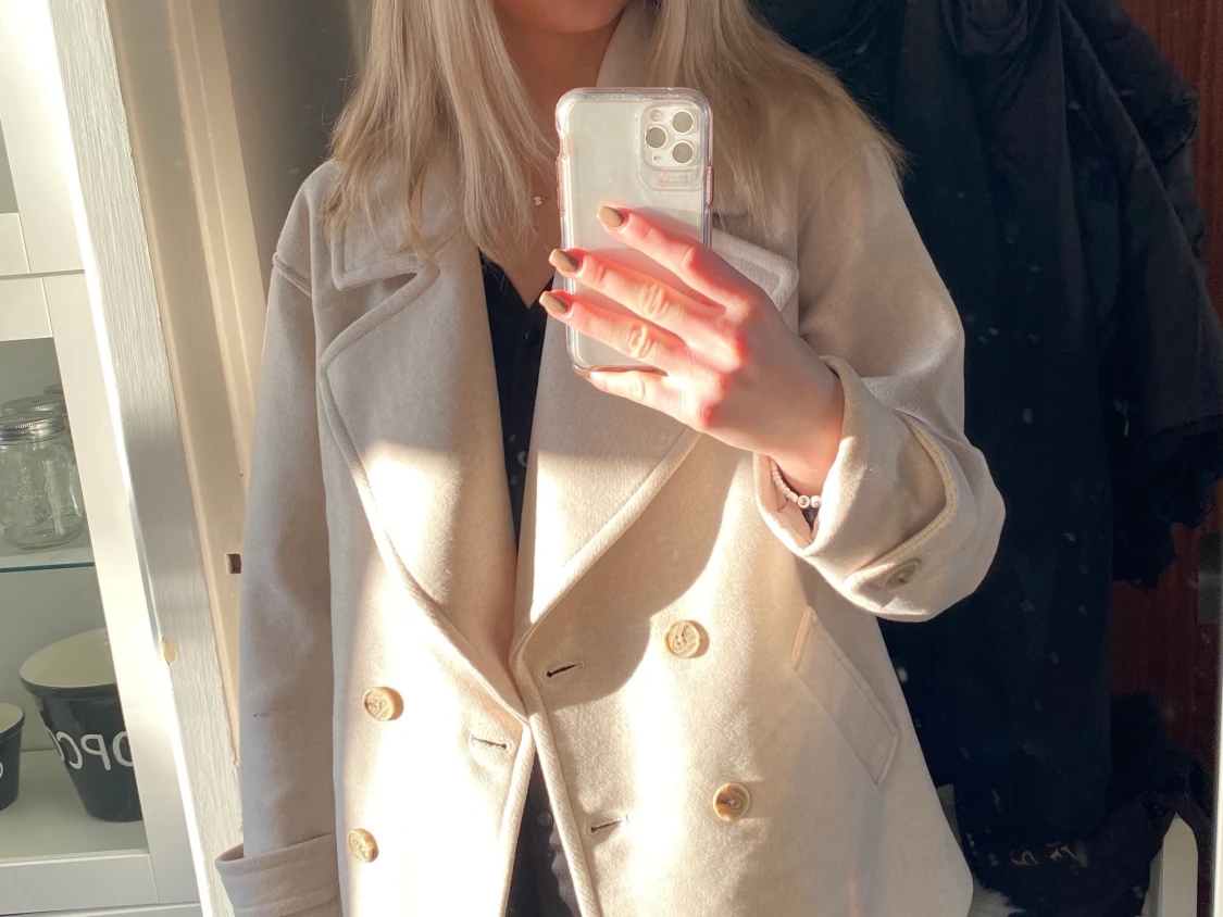 Oanvänd jacka med prislappen kvar  - 90