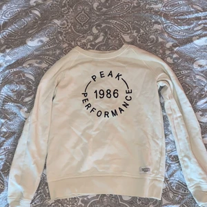 Peak performance tröja  - Bra skick 