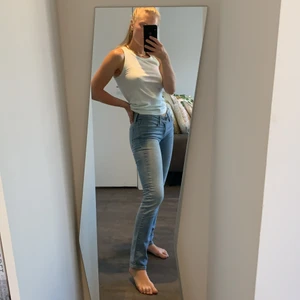 Vintage 70s Levis Denim  - Vintage Levis Jeans, rak passform. Storlek 27. Har en liten rosa bläckfläck på höger sida bak. Pris 200kr 