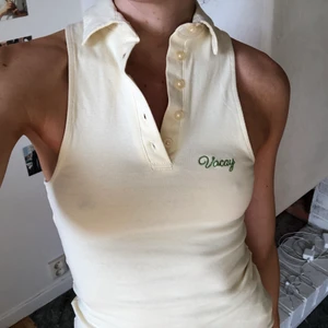 gul klänning!! - dösnygg klänning från motel rocks som aldrig kommit till användning🥺 