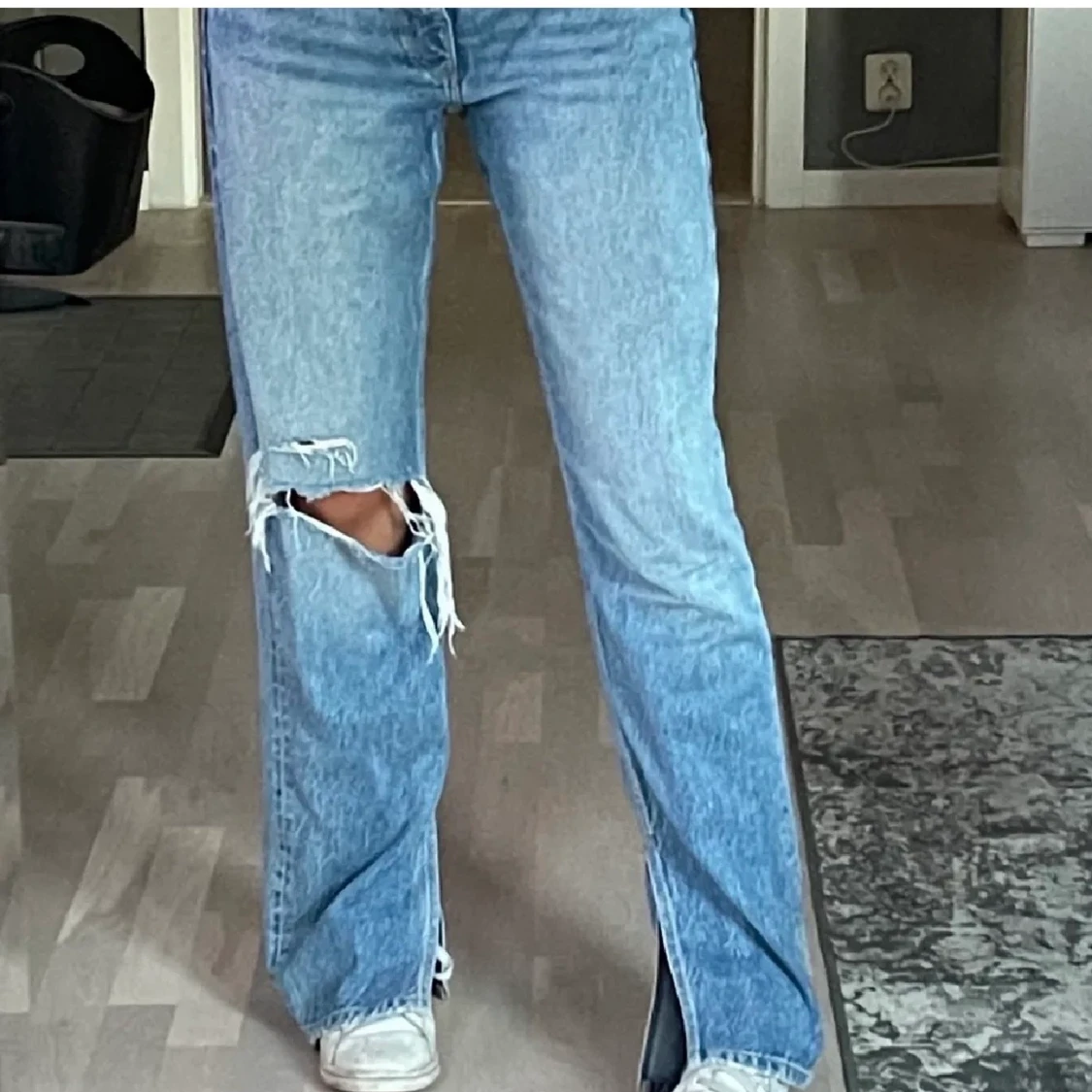 Lågmidjade jeans från berskha med slits - 91