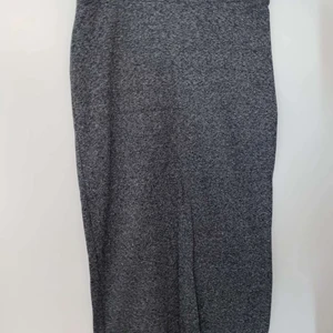 Lång kjol storlek xs  - Väldigt strechig skulle passa någon som bär S, bra skick, man står för frakten själv