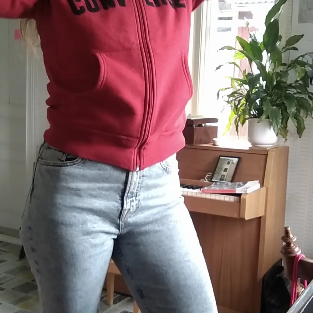 Den här har varit en must have, men tänkte nu att det är dags att den får vandra vidare! Så skön att dra på till träningen eller till jeans.. Hoodies.