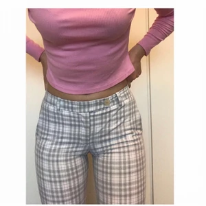 Pants - I would call them rather low waisted, fits perfectly on a rather skinny waist, the length is perfect for girls/boys that are around 170-175cm