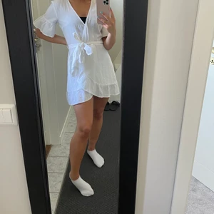 Klänning - Så fin sommarklänning!! Den är omlott! Använd ca 2 gånger 