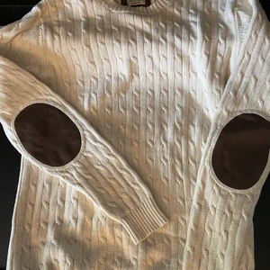 Stickad herrtröja - I storlek S. I använt men fint skick! 