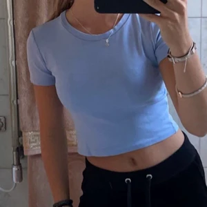 Enkel zara t shirt - Jättefin skön t shirt från zara 💞💞