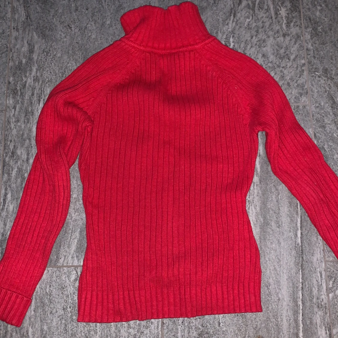 Röd polo i strl S - 91