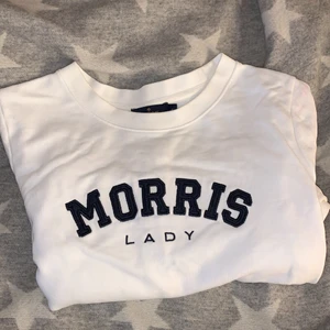 Jättefin morris tröja i strl S - Säljer då jag aldrig använt den och den tar onödig plats i garderoben, som sagt kan man säga att den är i princip som en ny, aldrig testad eller använts så i bra skick!!! Inga fläckar🥰