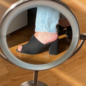 Sandalett klack, XIT  - Skön klacksko med 8cm höjd, nästintill oanvänd pga lite liten på mig. Ordinarie pris: 299. Kan skickas om köperan betalar frakten