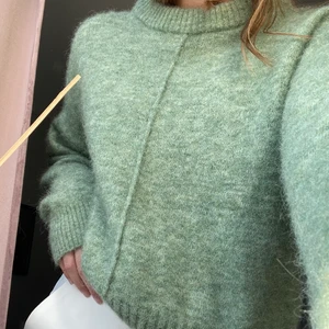 Tröja  - Supermysig grön stickliknande tröja!