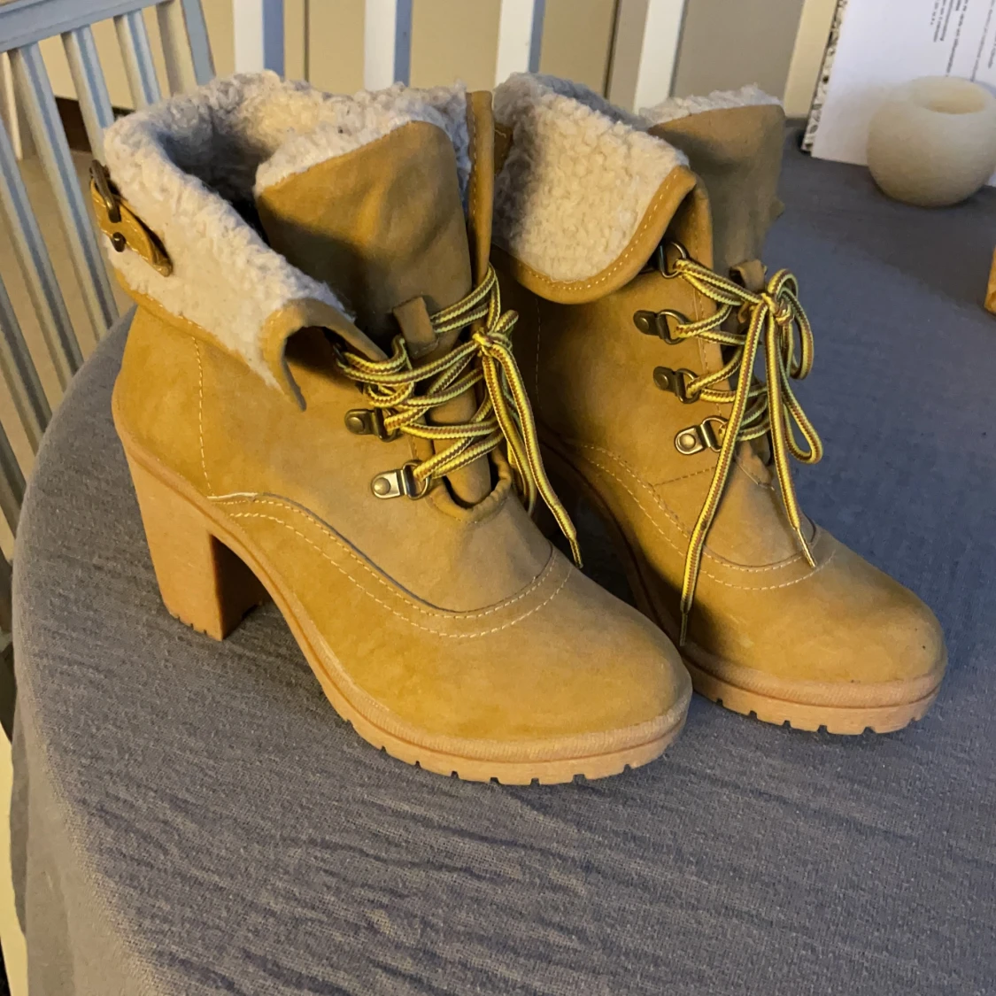 Fodrade skor med bred klack (Storlek 37) - 90