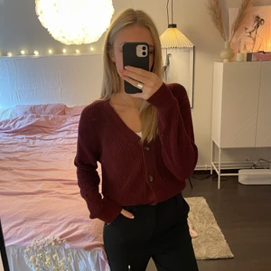 Kofta - Vinröd kofta ifrån lager 157 💕