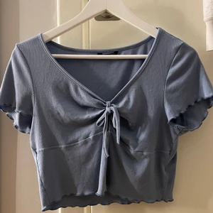 Blå topp  - En blå topp från shein, även oanvänd 