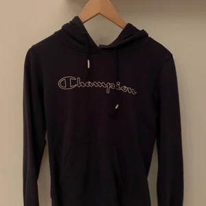 Champion Hoodie - Champion hoodie i storlek M